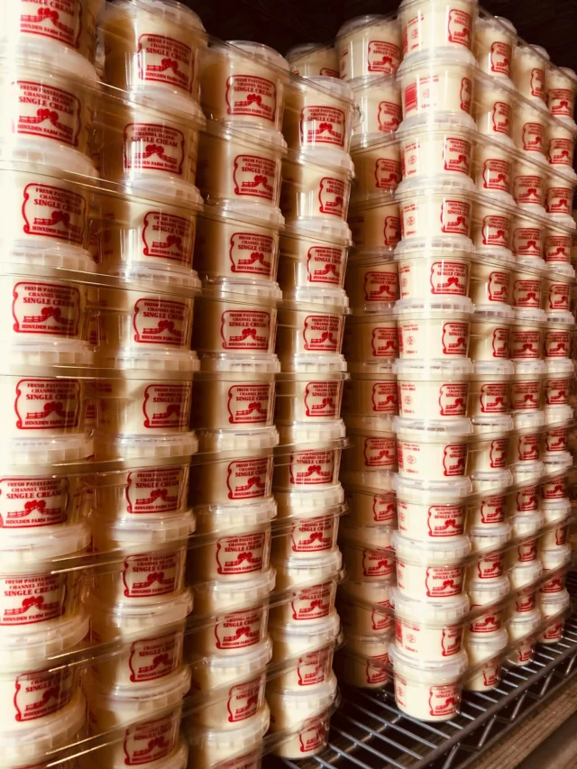 🎾Match ready- The dairy team are serving up thousands & thousands of pots of our single cream to go with strawberries in the picnic hampers at Wimbledon again 🎾